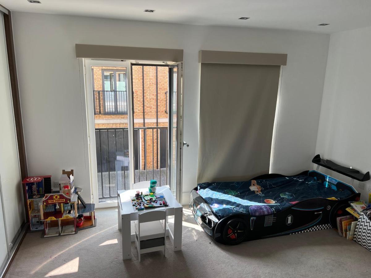 3 Bed/3.5 Bath Gated Mews House W/ Private Garden Londra